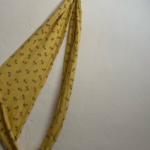 Scarf Yellow with bicycles